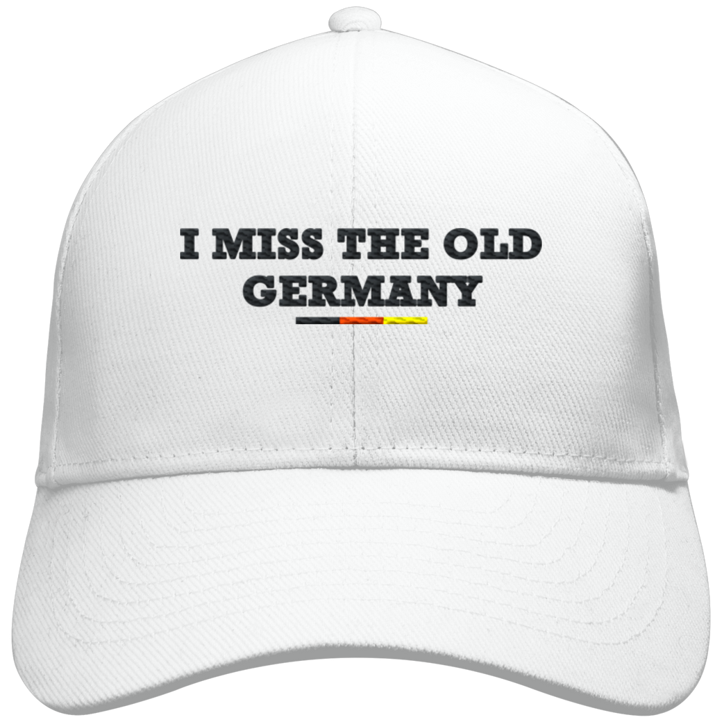 Weiße Baseball Cap mit besticktem Schriftzug I MISS THE OLD GERMANY in Serifenschrift mit Schwarz-Rot-Gold-Detail – Frontansicht